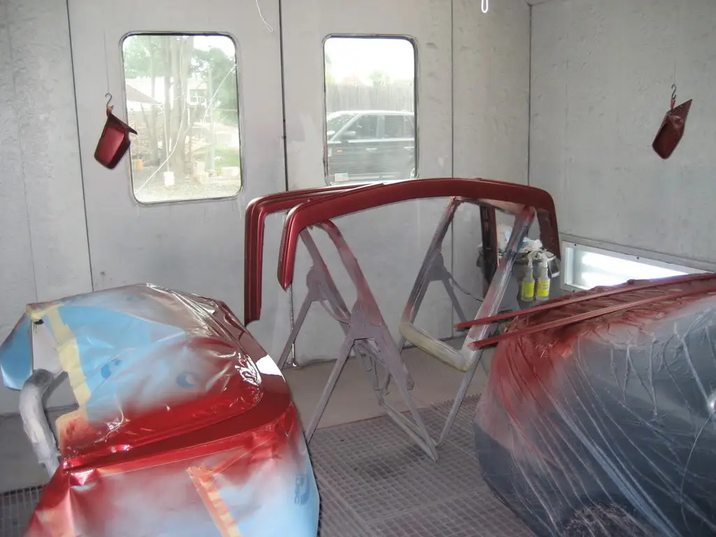 1992 BMW 325i in Calypso Red, photo 30