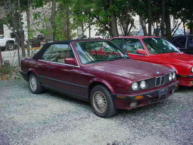 1992 BMW 325i in Calypso Red, photo 2