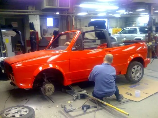 1990 VW Cabriolet in Ferrari Red, photo 70