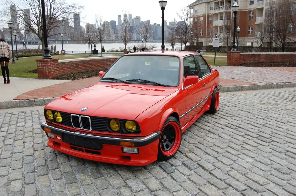 1984 BMW 325 Euro M-Tech 1 in Henna Red, photo 17
