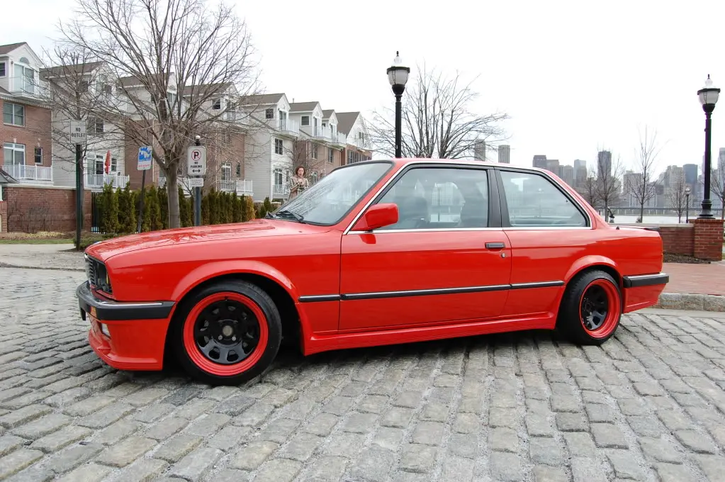 1984 BMW 325 Euro M-Tech 1 in Henna Red, photo 11