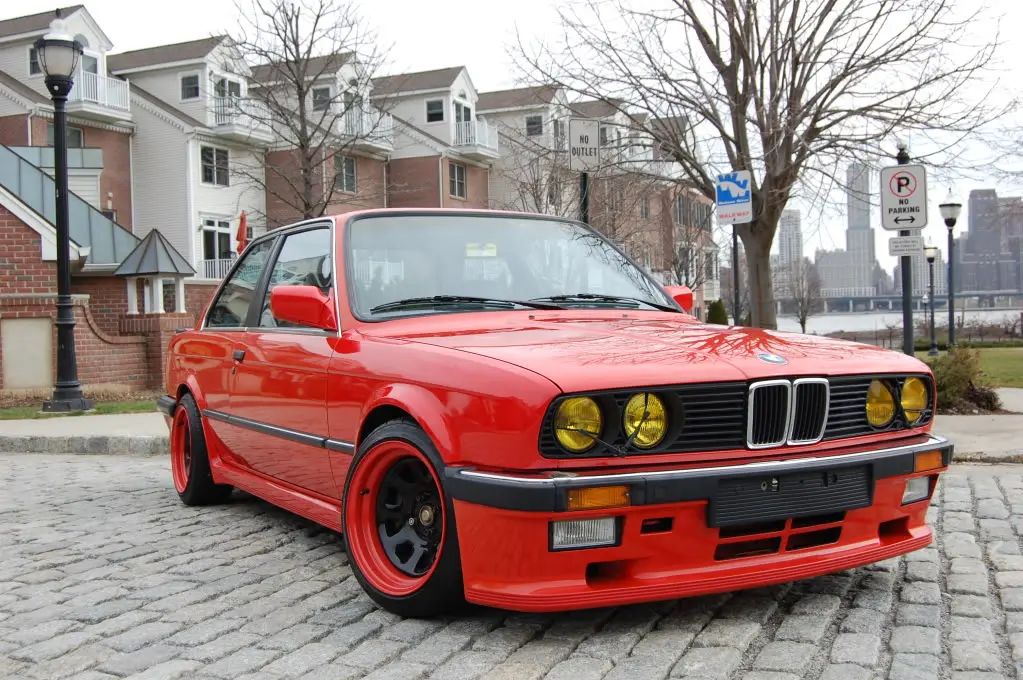 1984 BMW 325 Euro M-Tech 1 in Henna Red, photo 6