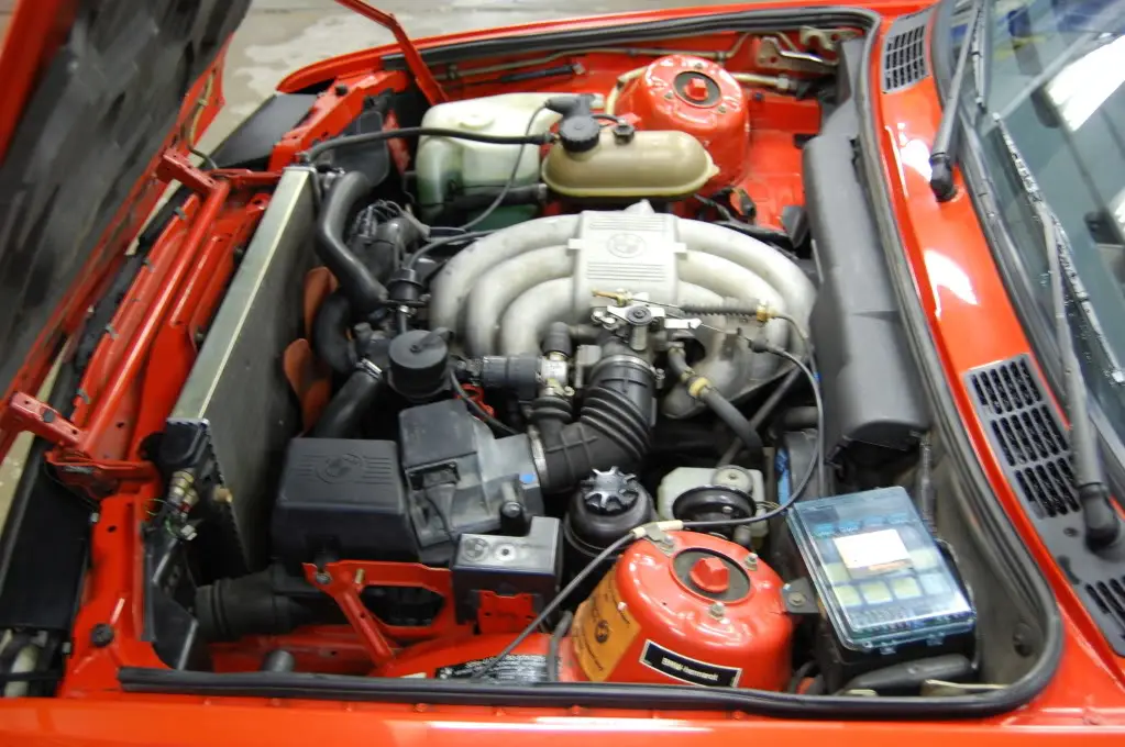 1984 BMW 325 Euro M-Tech 1 in Henna Red, photo 12