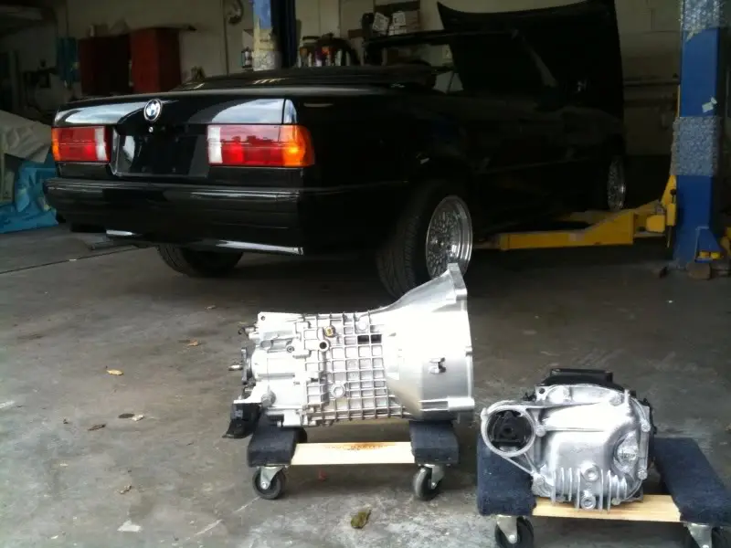 1990 BMW 325i Convertible, Triple Black, photo 43