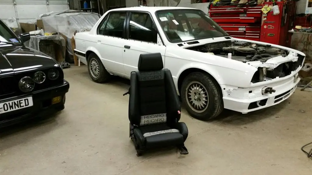 1989 BMW 325i Sedan in Alpine White, photo 46