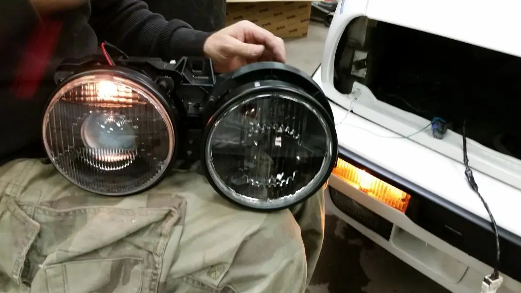 1989 BMW 325i Sedan in Alpine White, photo 59