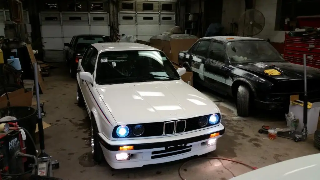 1989 BMW 325i Sedan in Alpine White, photo 61