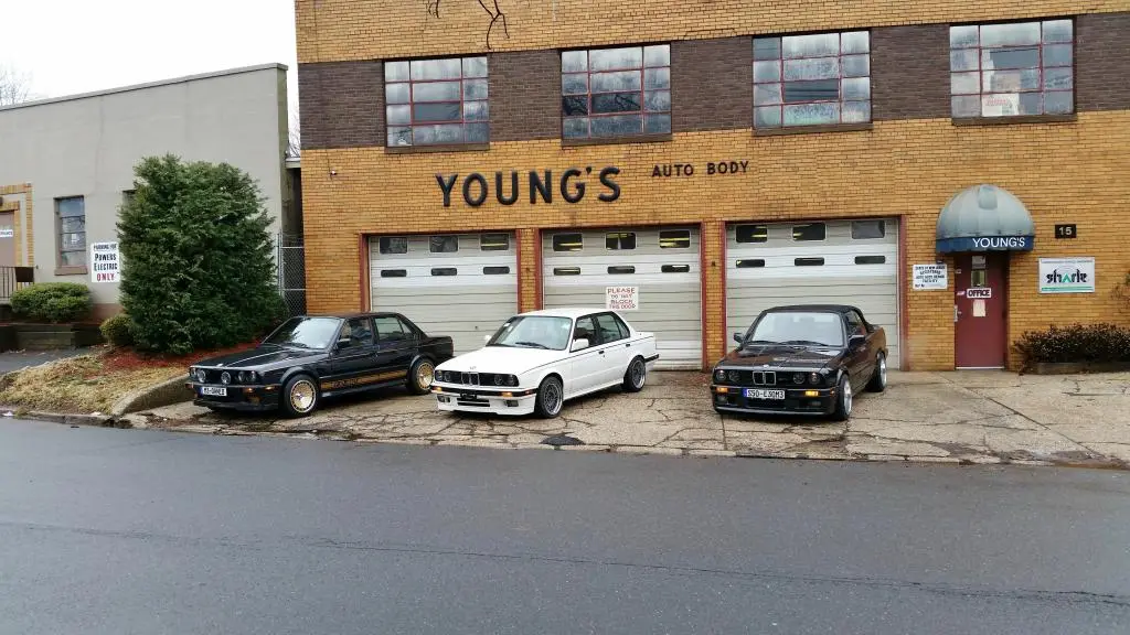 1989 BMW 325i Sedan in Alpine White, photo 4