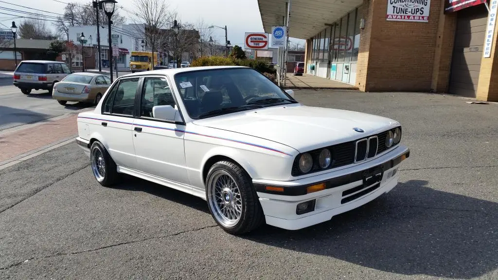 1989 BMW 325i Sedan in Alpine White, photo 64