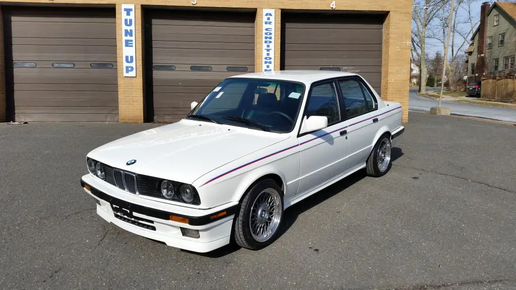 1989 BMW 325i Sedan in Alpine White, photo 68