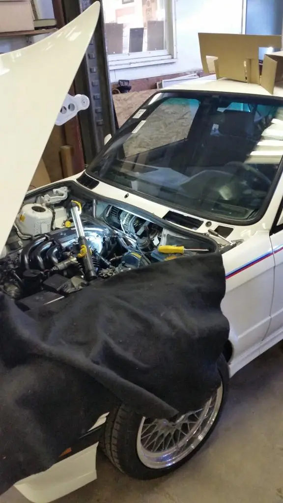 1989 BMW 325i Sedan in Alpine White, photo 71