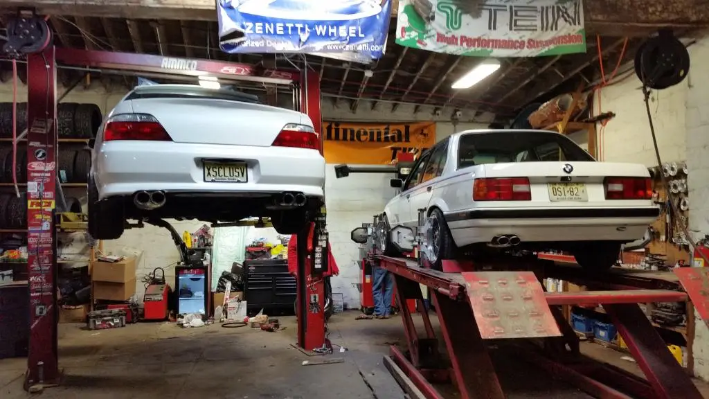 1989 BMW 325i Sedan in Alpine White, photo 72