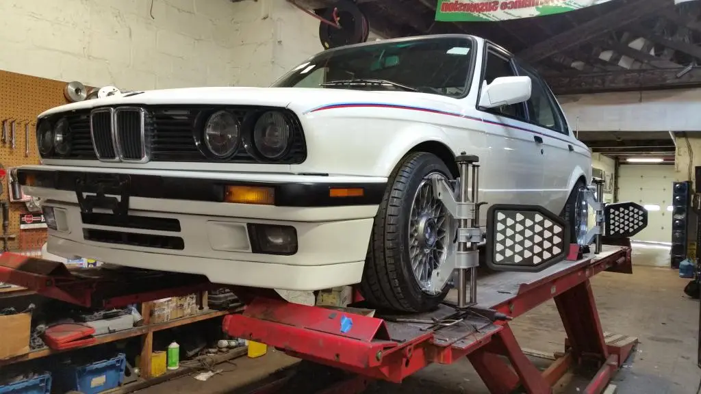 1989 BMW 325i Sedan in Alpine White, photo 73