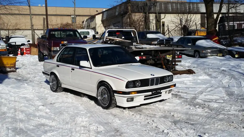 1989 BMW 325i Sedan in Alpine White, photo 75