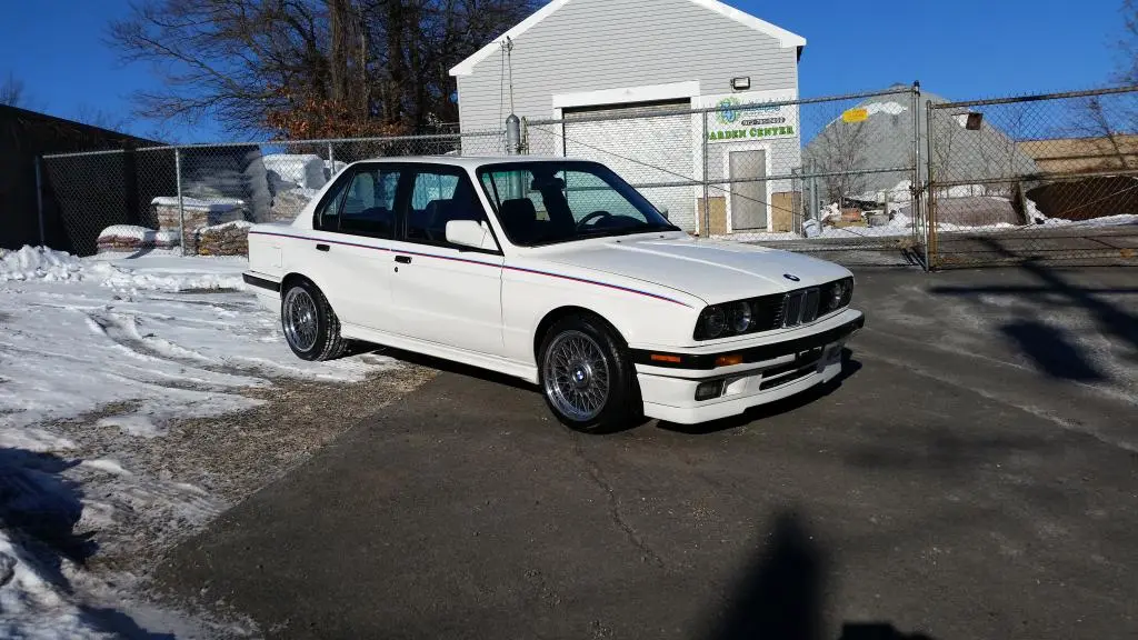 1989 BMW 325i Sedan in Alpine White, photo 76