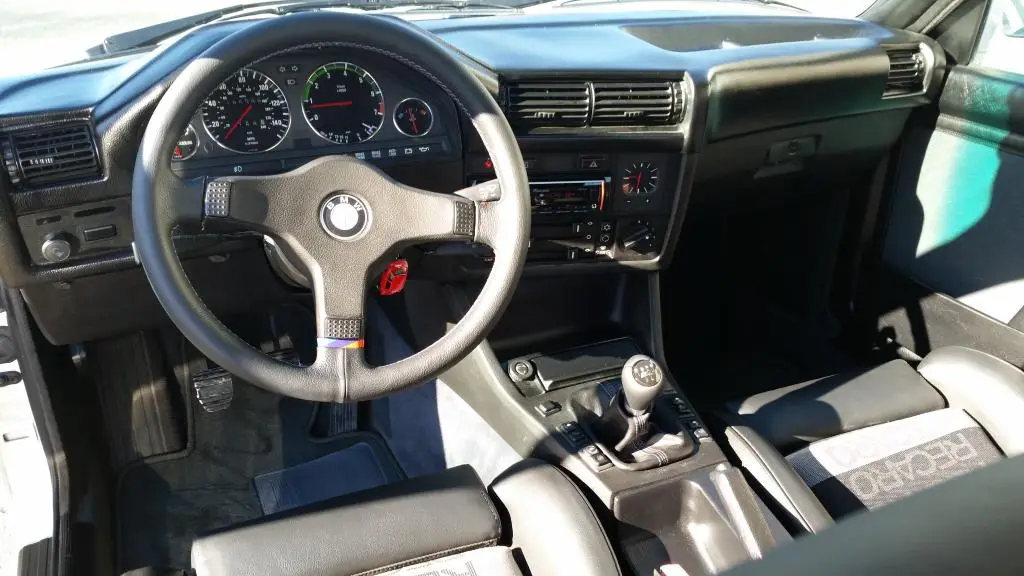 1989 BMW 325i Sedan in Alpine White, photo 78
