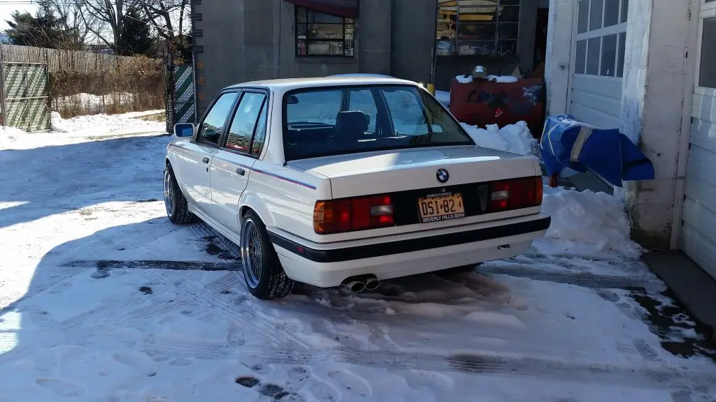 1989 BMW 325i Sedan in Alpine White, photo 82